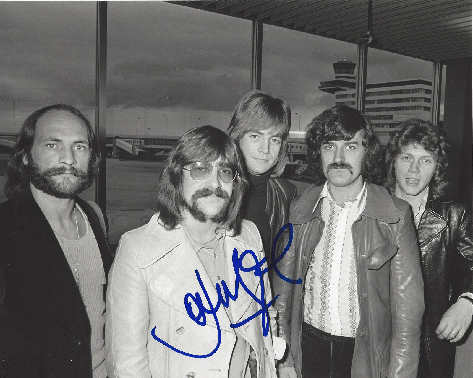 JOHN LODGE THE MOODY BLUES BASSIST SIGNED AUTHENTIC 8X10 Photo Poster painting B w/COA PROOF