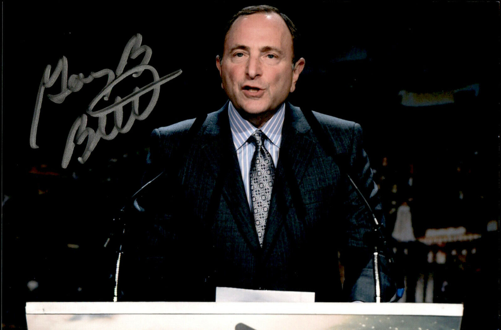 Gary Bettman SIGNED 4x6 Photo Poster painting NHL COMMISSIONER #13