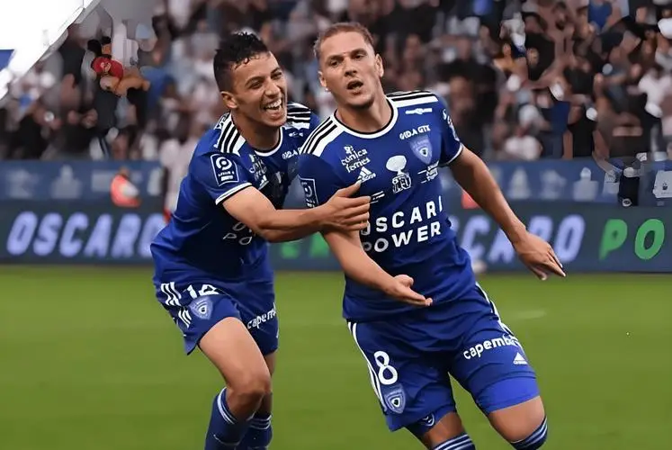 Ligue 2 Opener: Amiens vs Reims Battle Through Injury Cloudsjersey|football shirt|football kit|football sportswear