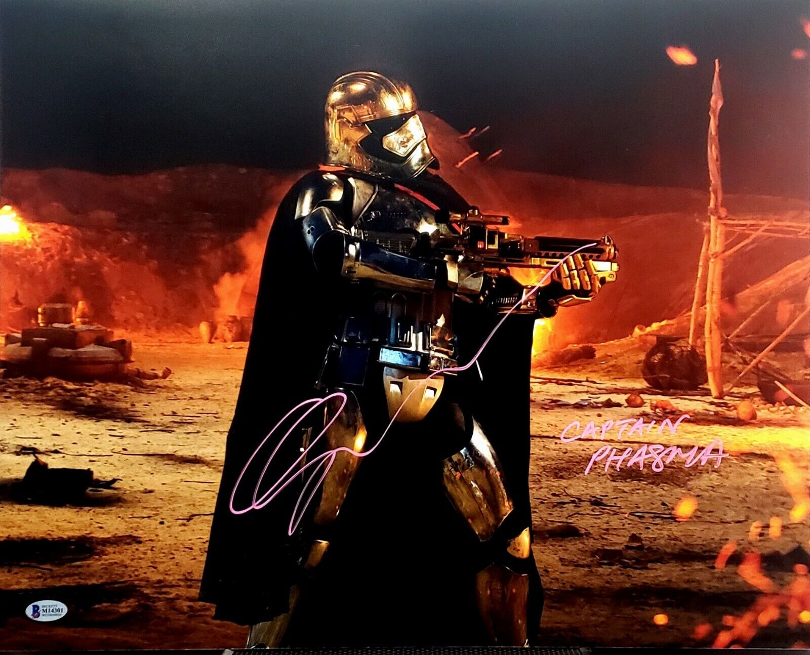 GWENDOLINE CHRISTIE Signed Star Wars CAPTAIN PHASMA