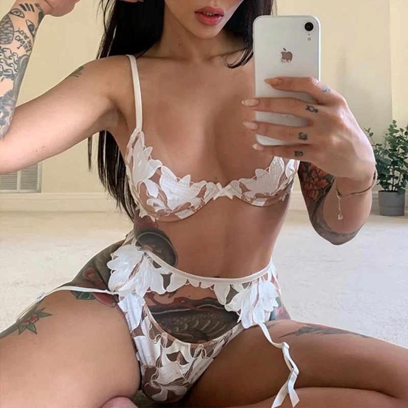 Fancy Underwear Lace Women's Bra and Panty Set Floral Embroidery Brief Sets Sexy Thin Bralette Female Erotica Intimates Lingerie