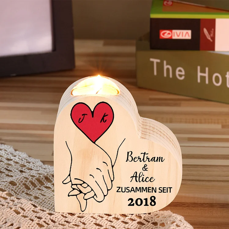Personalisierte 2 Buchstaben & 2 Namen & Text & Jahr Hand in Hand Herzform Kerzenhalter- für Paare