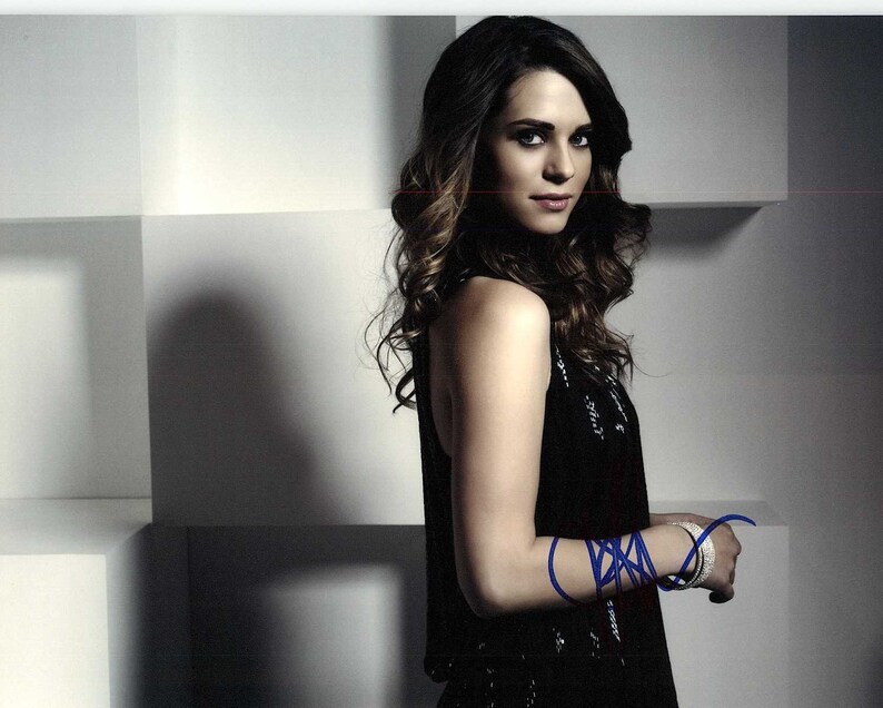 Lyndsy Fonseca Signed Autographed Glossy 8x10 Photo Poster painting - COA Matching Holograms