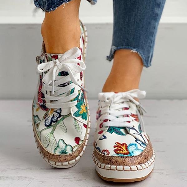 Chloebuy Floral Embroidery LaceUp Muffin Sneakers