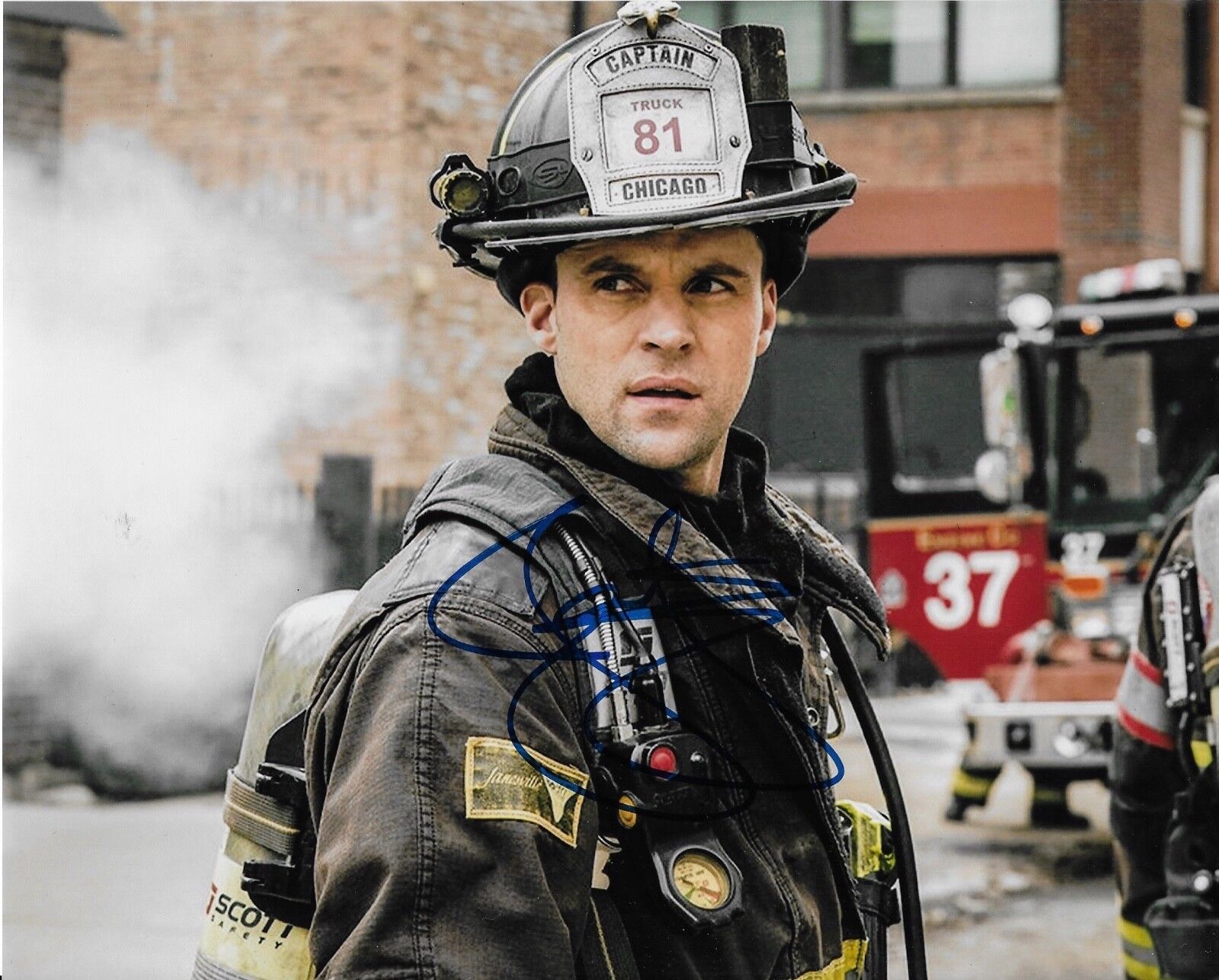 JESSE SPENCER 'CHICAGO FIRE' MATTHEW CASEY SIGNED 8X10 PICTURE *COA 4