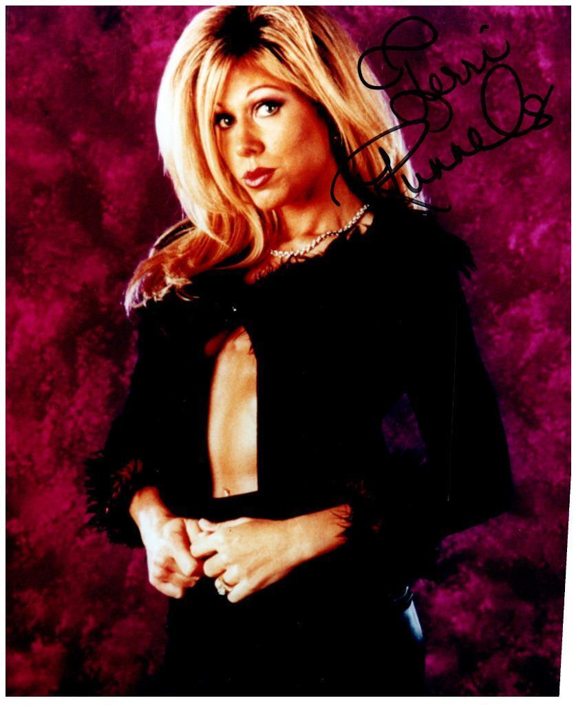 Terri Runnels signed 8x10 Photo Poster painting picture autographed good looking plus COA