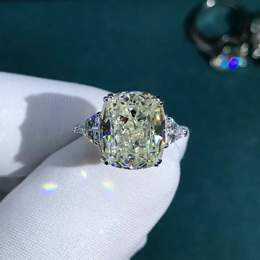 Luxury 925 Sterling Silver 5 CT Cushion Cut Created Moissanite Gemstone Diamonds Wedding Engagement Ring Fine Jewelry