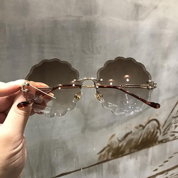 Flower Round Multilateral Rimless Sunglasses SP15310