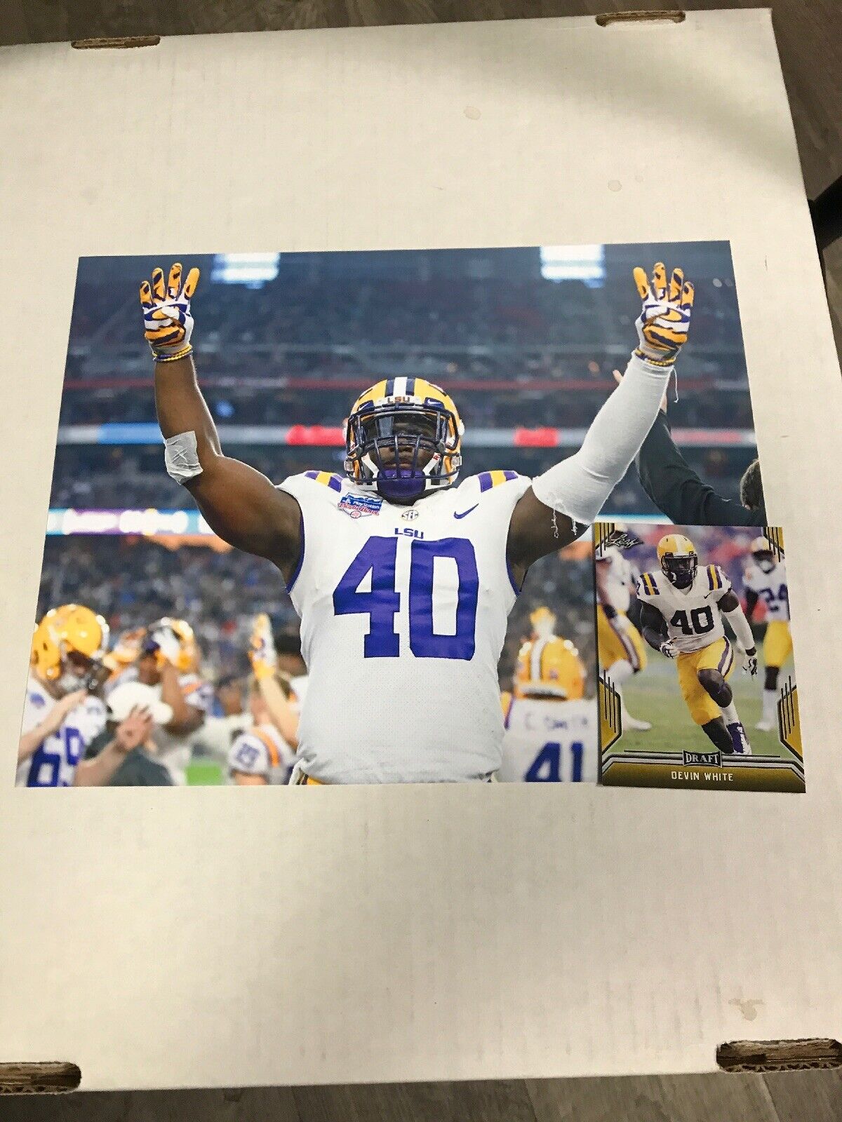 Devin White LSU unsigned 8x10 football Photo Poster painting & rookie card Buccaneers