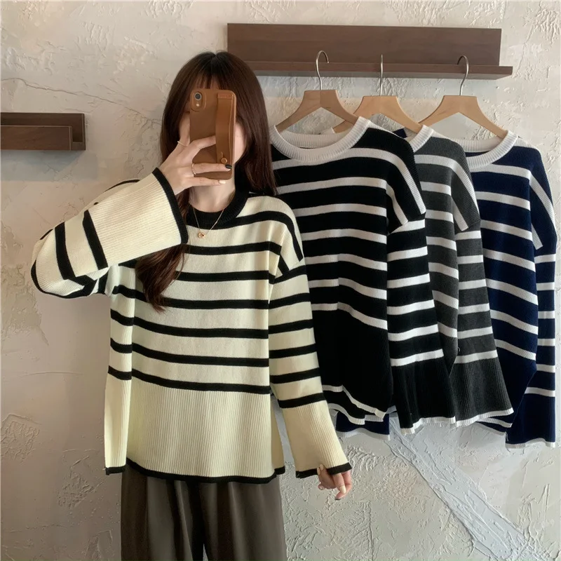 Uveng Uveng Version Of Striped Knitted Women In The Spring Of 2024 New Retro Lazy Wind Wearing Soft Languid Cover Loose Top Tide