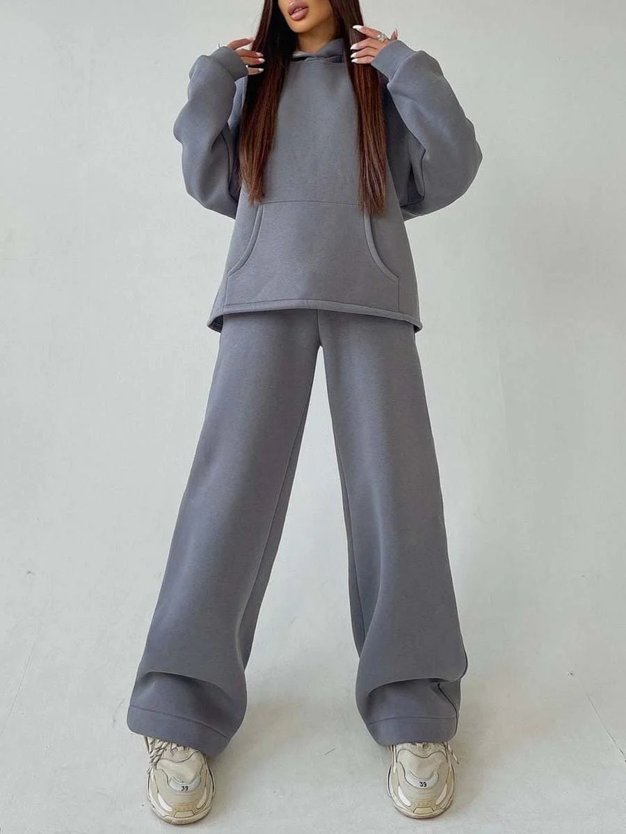 Two-piece suit of solid color hoodie with pockets and sweatpants