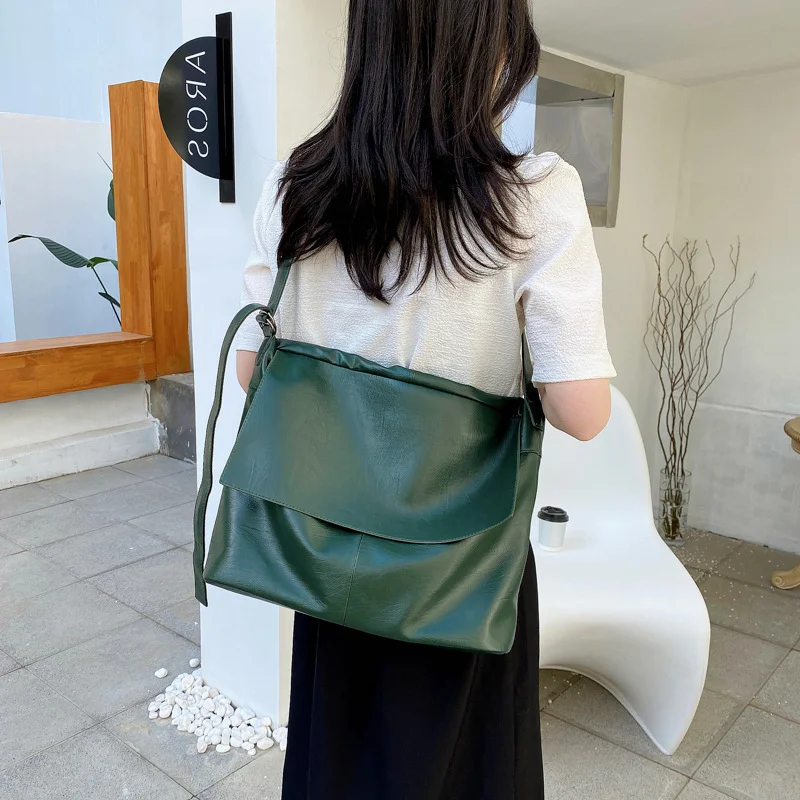 Vintage Crossbody Single Shoulder Large Capacity Simple Tote