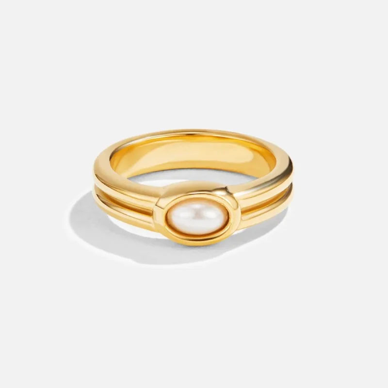 Chunky Pearl 18K Gold Ring