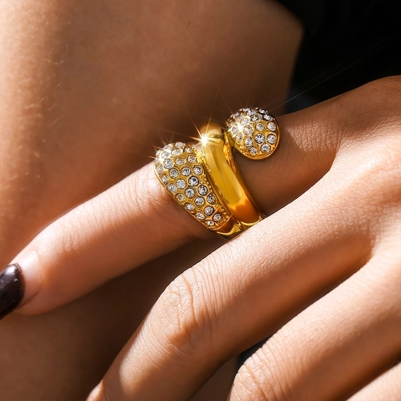 Elegant Luxurious Vacation Geometric Titanium Steel Rhinestones 18K Gold Plated Inlay Rings