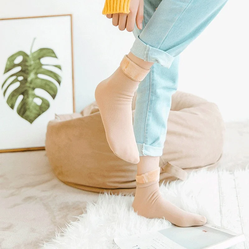 Winter Warmer Women Thicken Thermal Wool Cashmere Snow Socks Seamless Velvet Boots Floor Sleeping Socks for Fashion Women