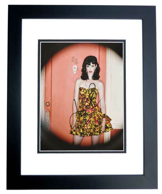 Krysten Ritter Signed Don't Trust the B- in Apartment 23 8x10 inch Photo Poster painting FRAMED