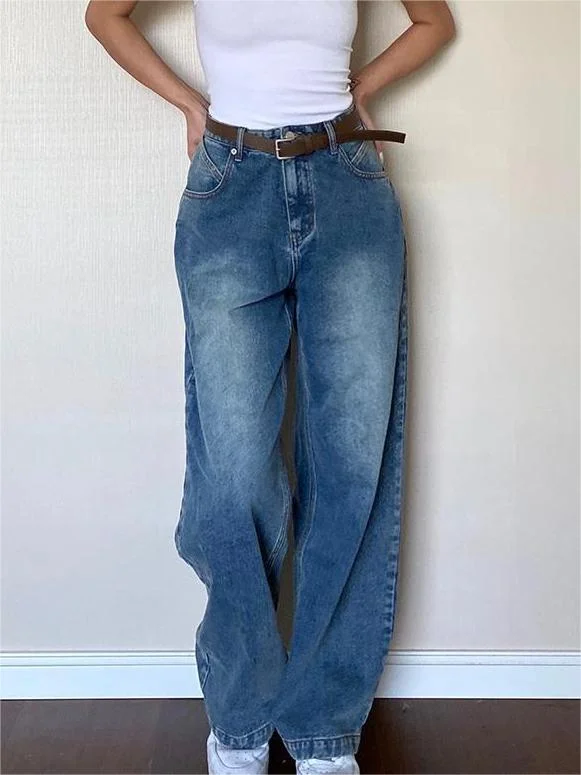 Brownm blue boyfriend jeans with a washed look