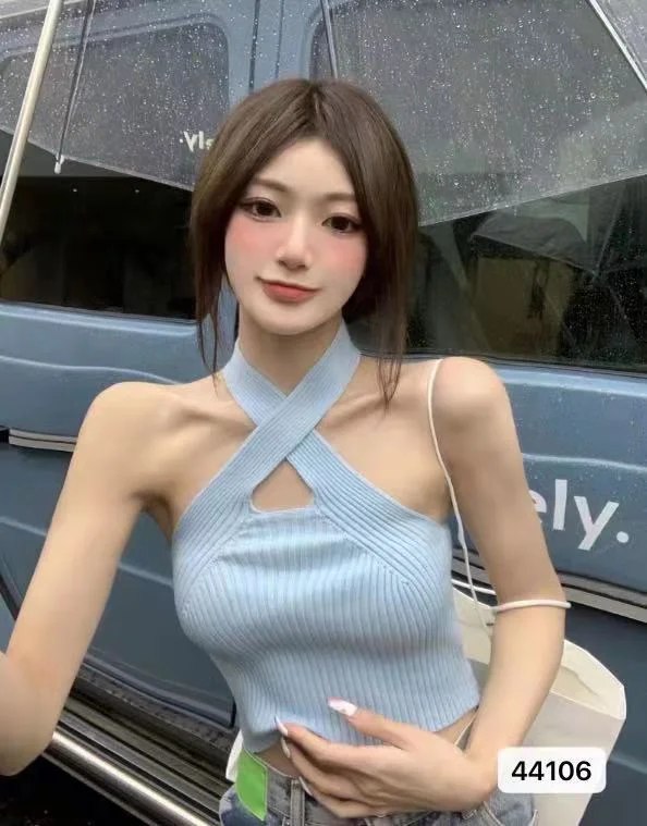 Uveng Uveng Summer New Small Sexy Black Thin Hanging Neck Cross Knitting Umbilization Sling Bottom Vest Woman