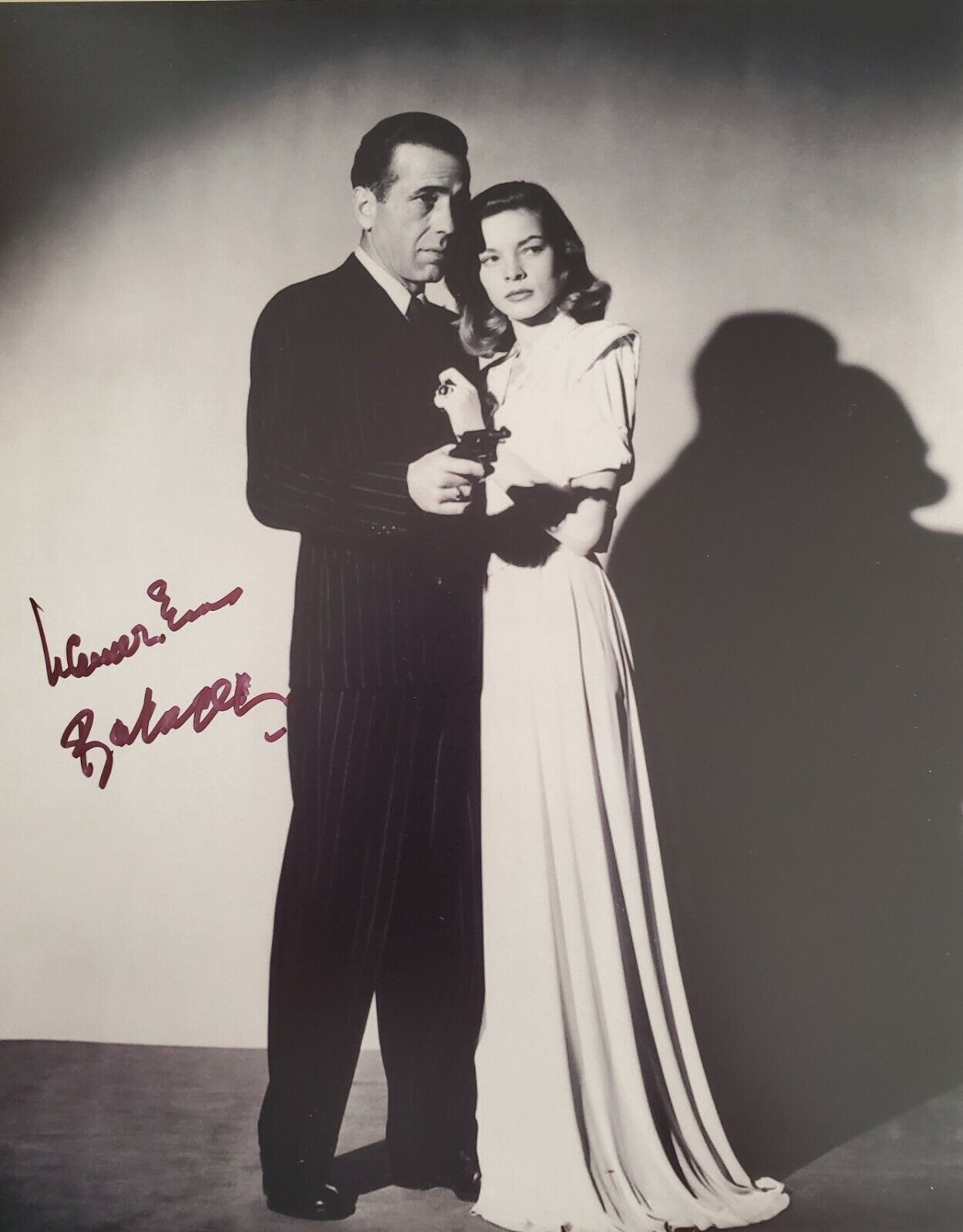 LAUREN BACALL SIGNED AUTOGRAPHED BW 8X10 Photo Poster painting STUNNING!!