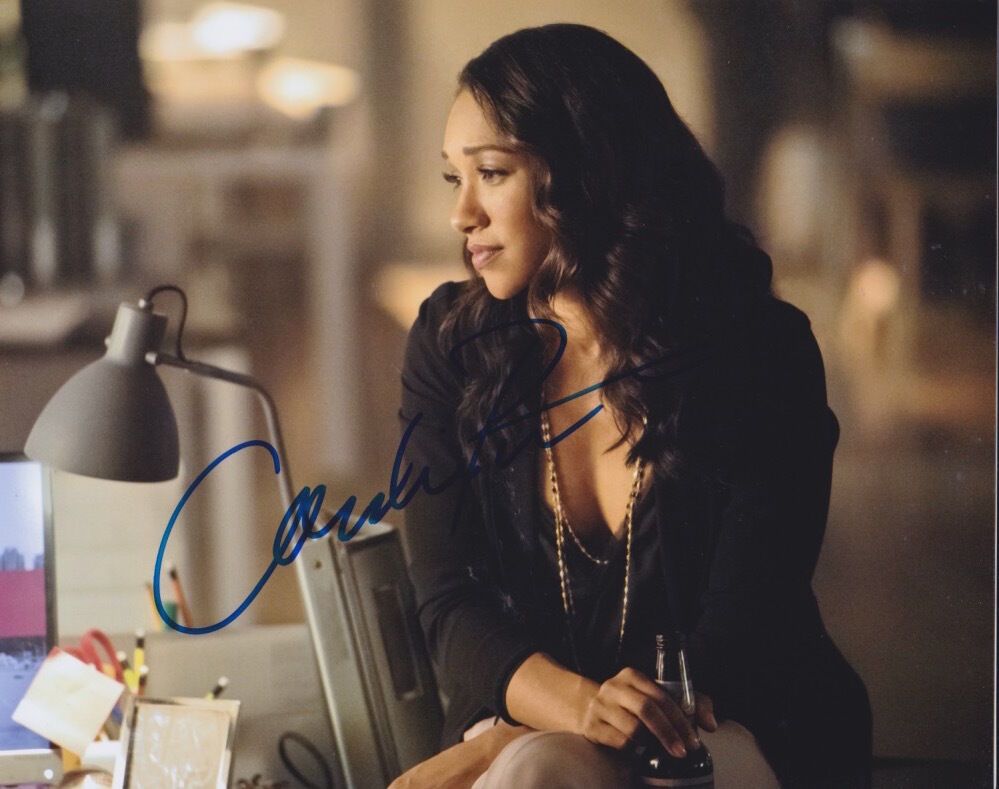 Candice Patton (The Flash) signed 8X10 Photo Poster painting