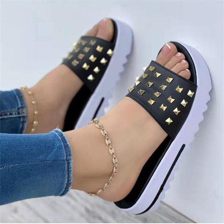2022 Large Size Rivets Women's Slippers Platform Sandals Summer Women's Shoes Flat Slippers Women's Casual Beach Women's Shoes