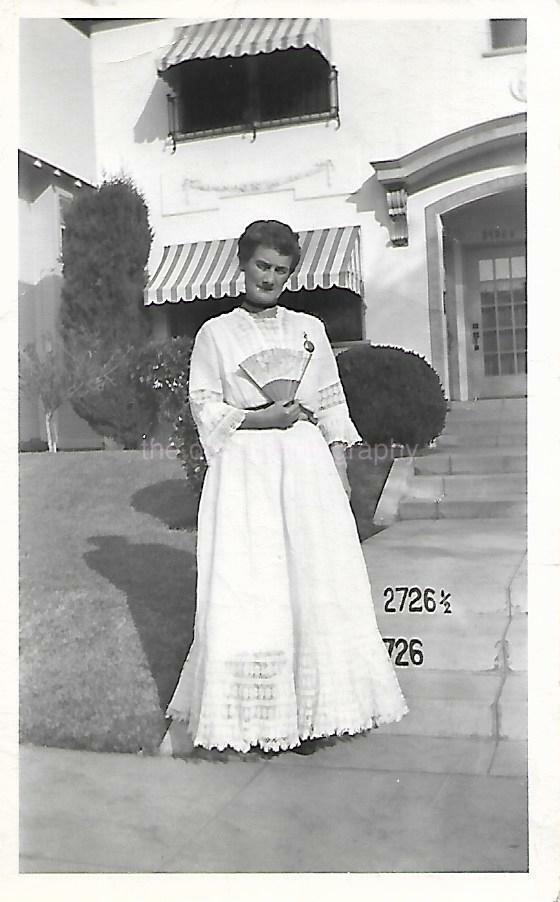 Portrait With A Fan WOMAN Found Photo Poster painting bwOriginal VINTAGE 05 2 D