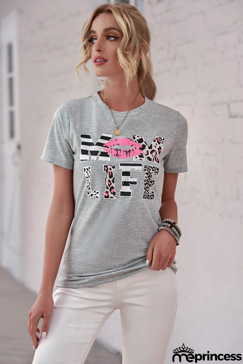 Mom Life Lips Gray T-Shirt