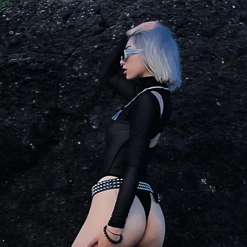 Uveng 2024 Summer New Solid Color Round Collar Collar Collar Long-Sleeved Hot Diamond Casual Women's Dark Buckle One-Dress Woman