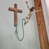 D&eacute;coration religieuse de J&eacute;sus de saut &agrave; l'&eacute;lastique