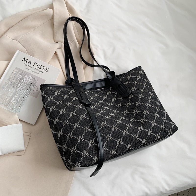 Retro Cloth Luxury Designer High Capacity Tote Handbag for Women 2021 Trends Brand Designer Fashion Travel Shoulder Shopping Bag