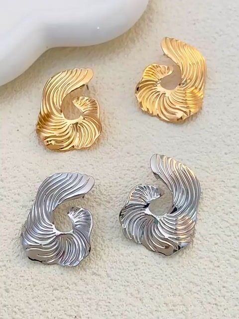 Textured Scalloped Gold-Plated Earrings