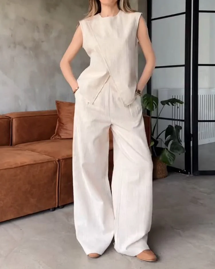 Sleeveless solid color tie two piece suit