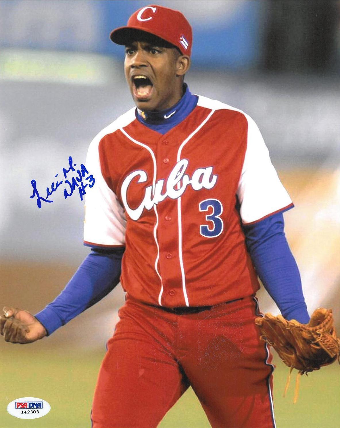 Luis Navas Signed WBC Cuba Autographed 8x10 Photo Poster painting (PSA/DNA) #I42303