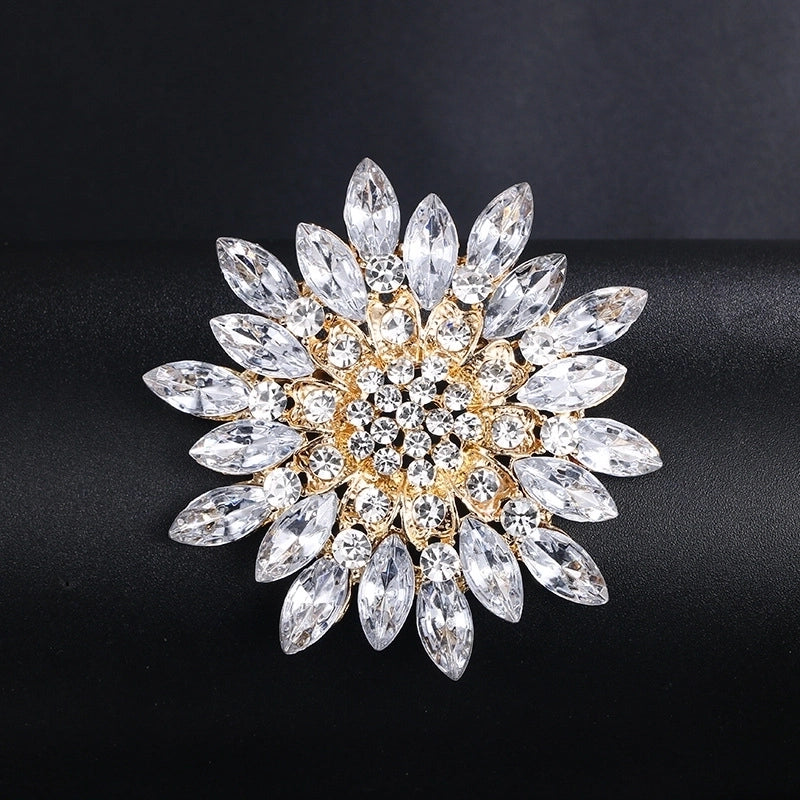 Korean Style Pin Flower Alloy Plating Rhinestones Women’S Brooches