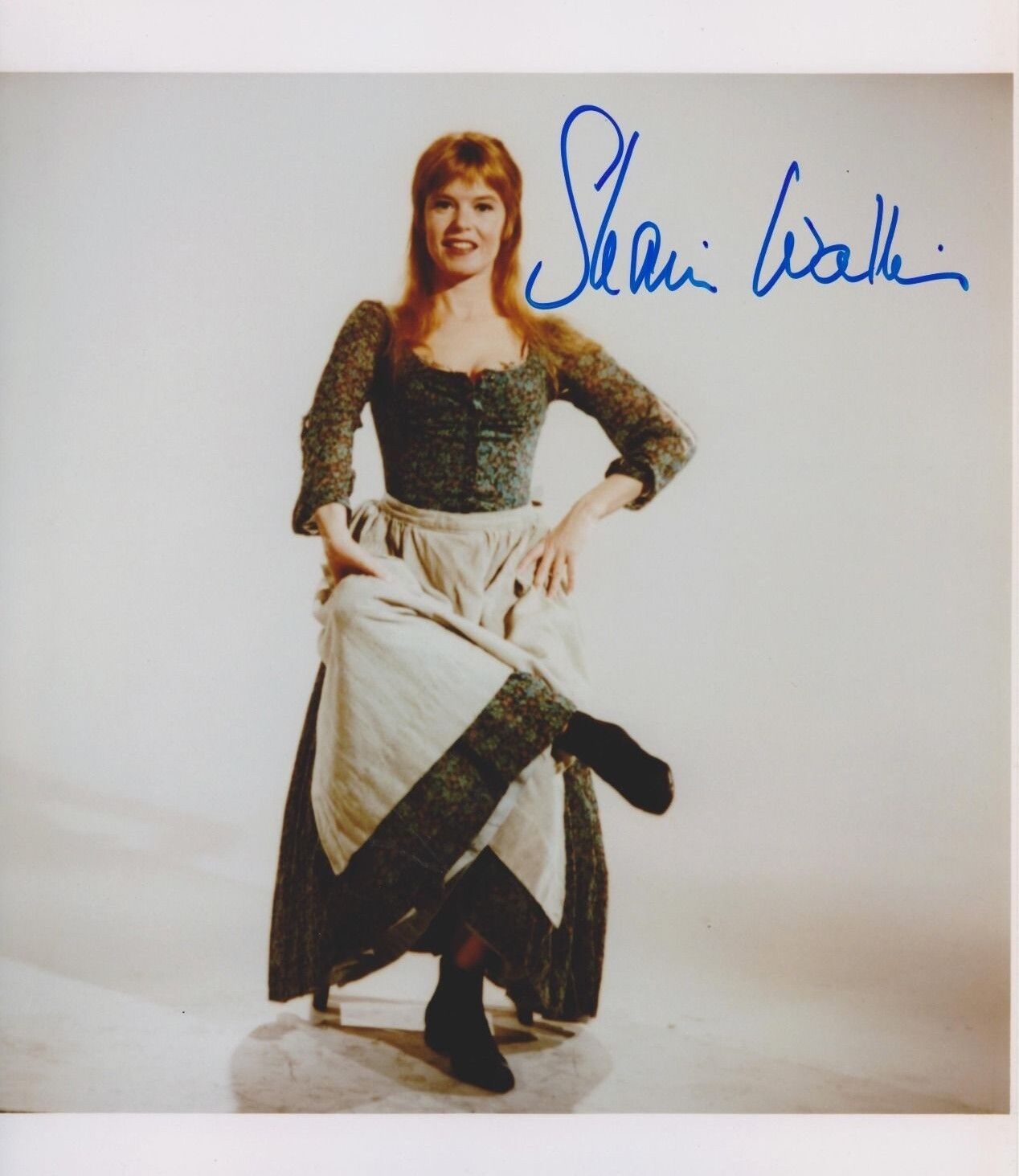 Shani Wallis Signed Photo Poster painting - Nancy from Lional Bart's Oliver! (1968) - RARE!!! #1