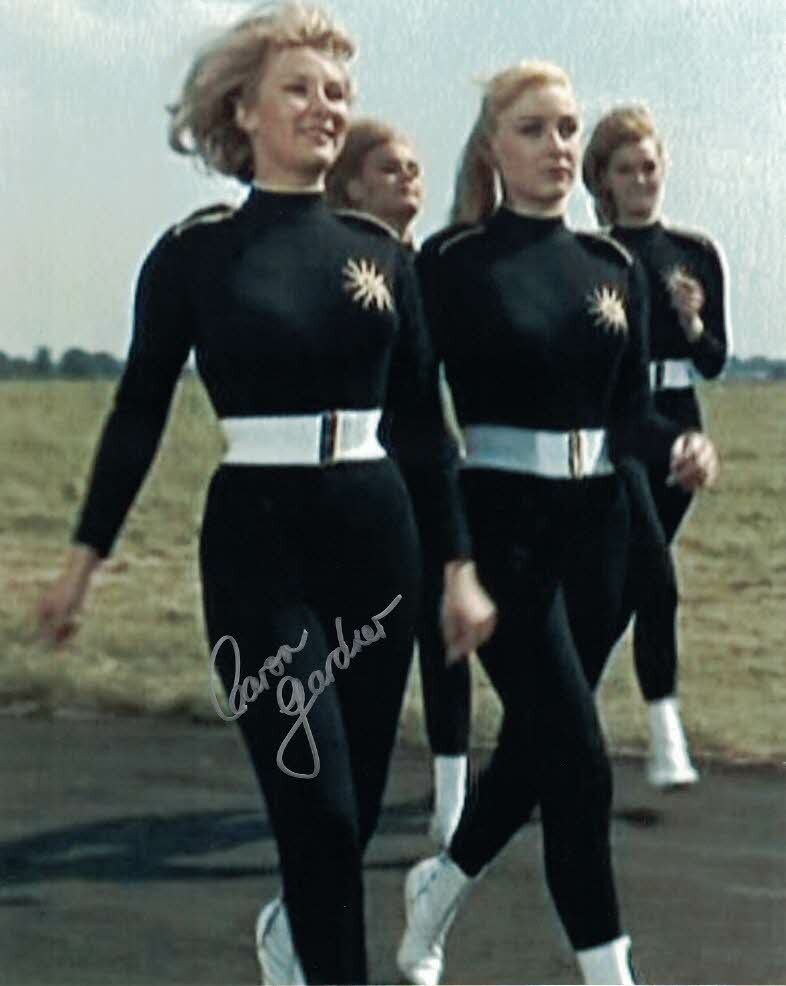 CARON GARDNER - Flying circus pilot Goldfinger hand signed 10 x 8 Photo Poster painting