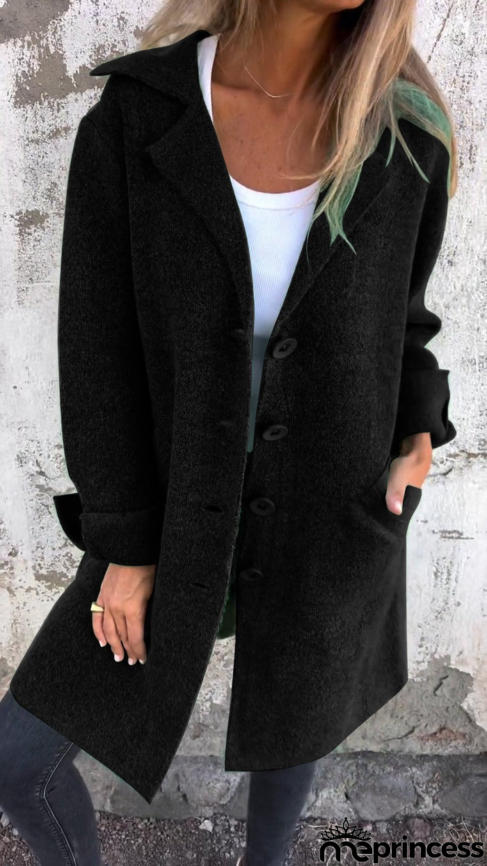 Fashionable and Minimalist Coat