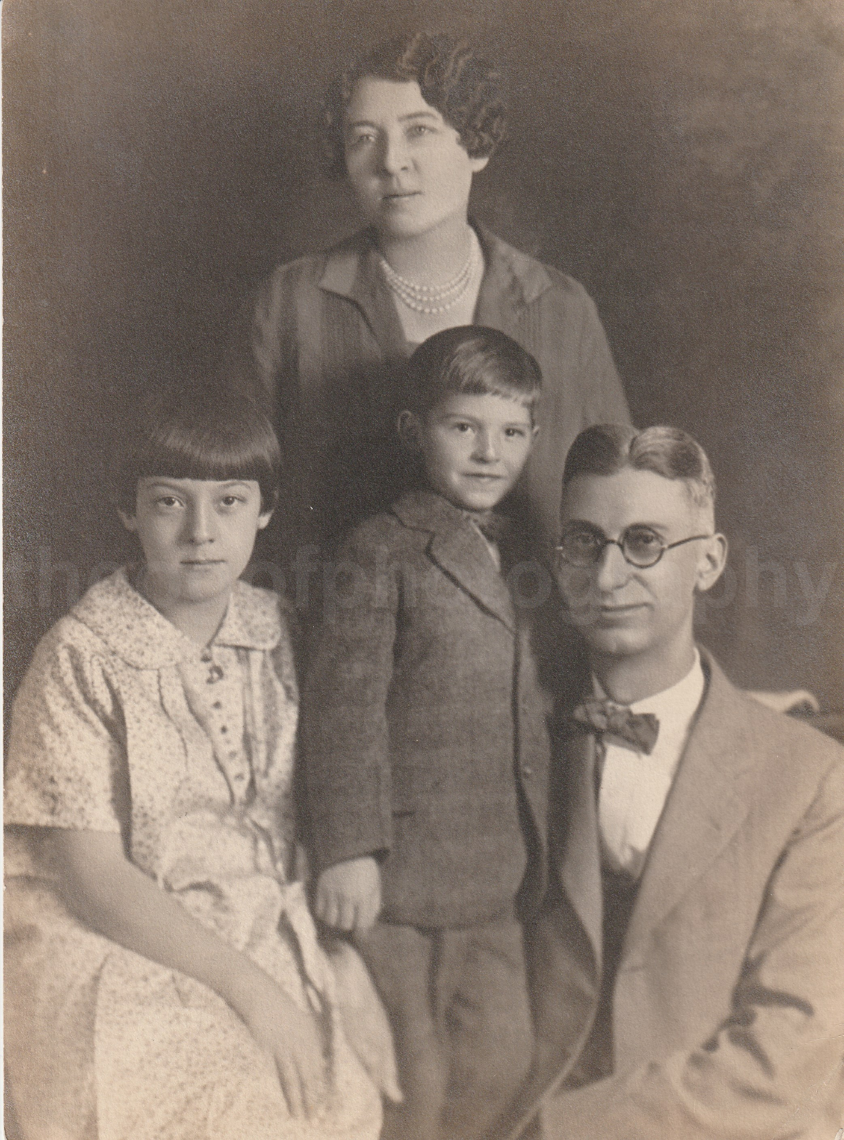 Family Portrait 8 x 10 OLD FOUND Photo Poster painting bwOriginal Vintage 85 25 F