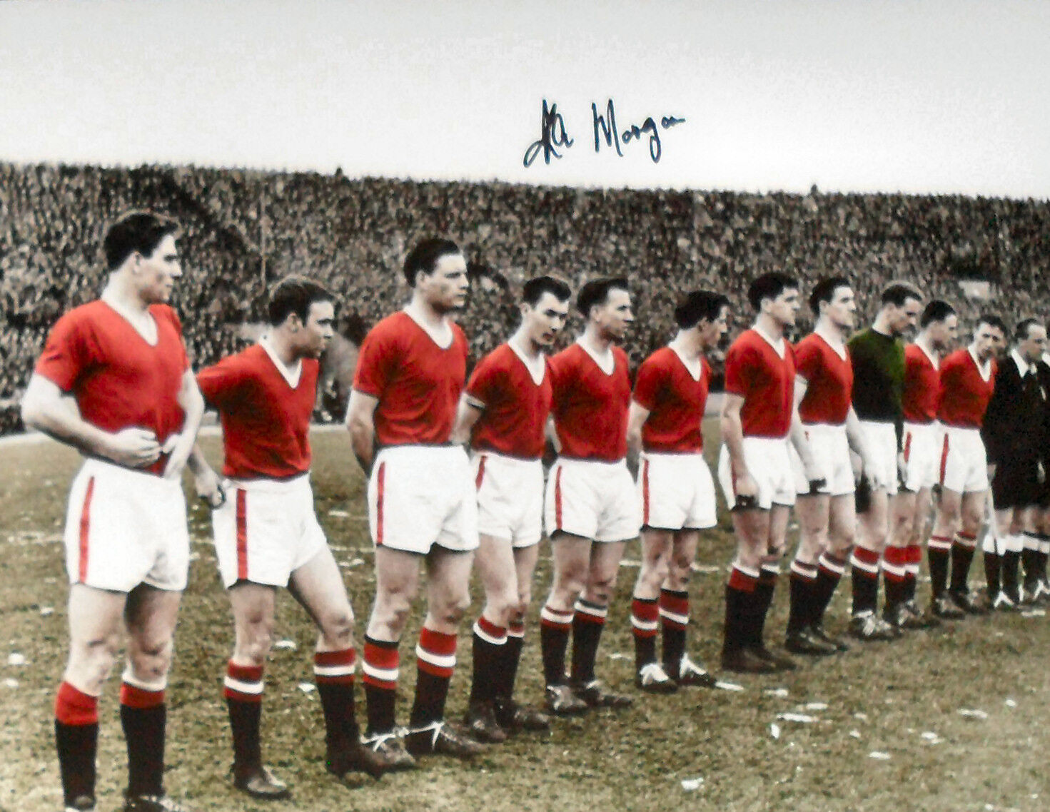 KENNY MORGANS SIGNED MANCHESTER UNITED 1958 LAST LINE UP 16x12 Photo Poster paintingGRAPH PROOF