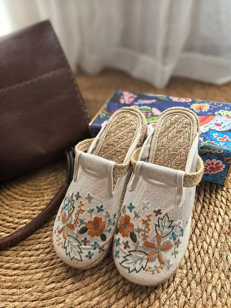 Pantofole piatte estive da donna con ricami floreali artistici
