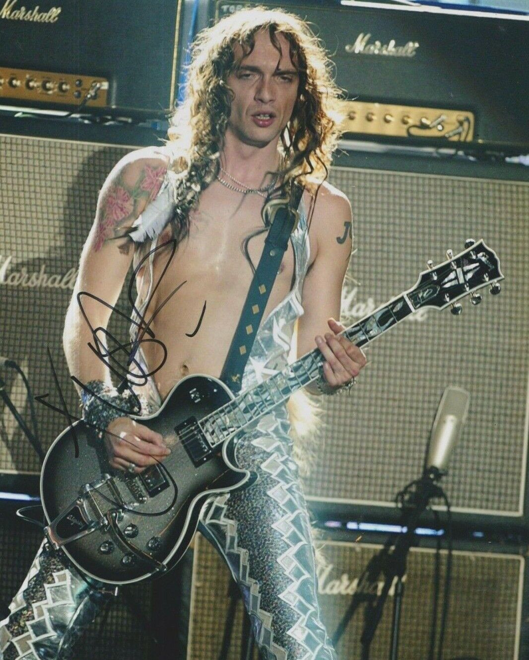 Justin Hawkins (The Darkness) **HAND SIGNED** 10x8 Photo Poster painting ~ AUTOGRAPHED