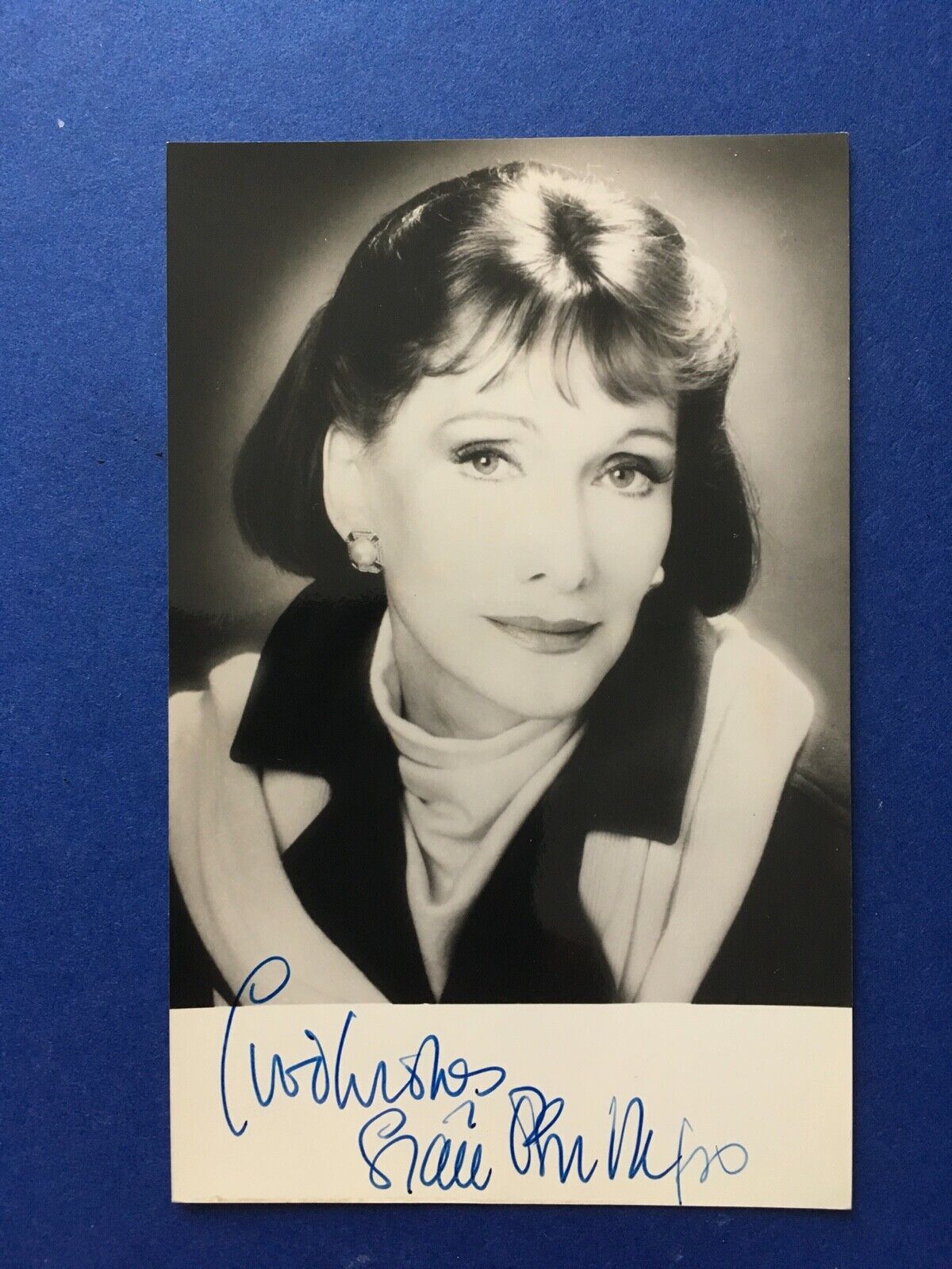 SIAN PHILLIPS - POPULAR BRITISH ACTRESS - EXCELLENT SIGNED Photo Poster paintingGRAPH