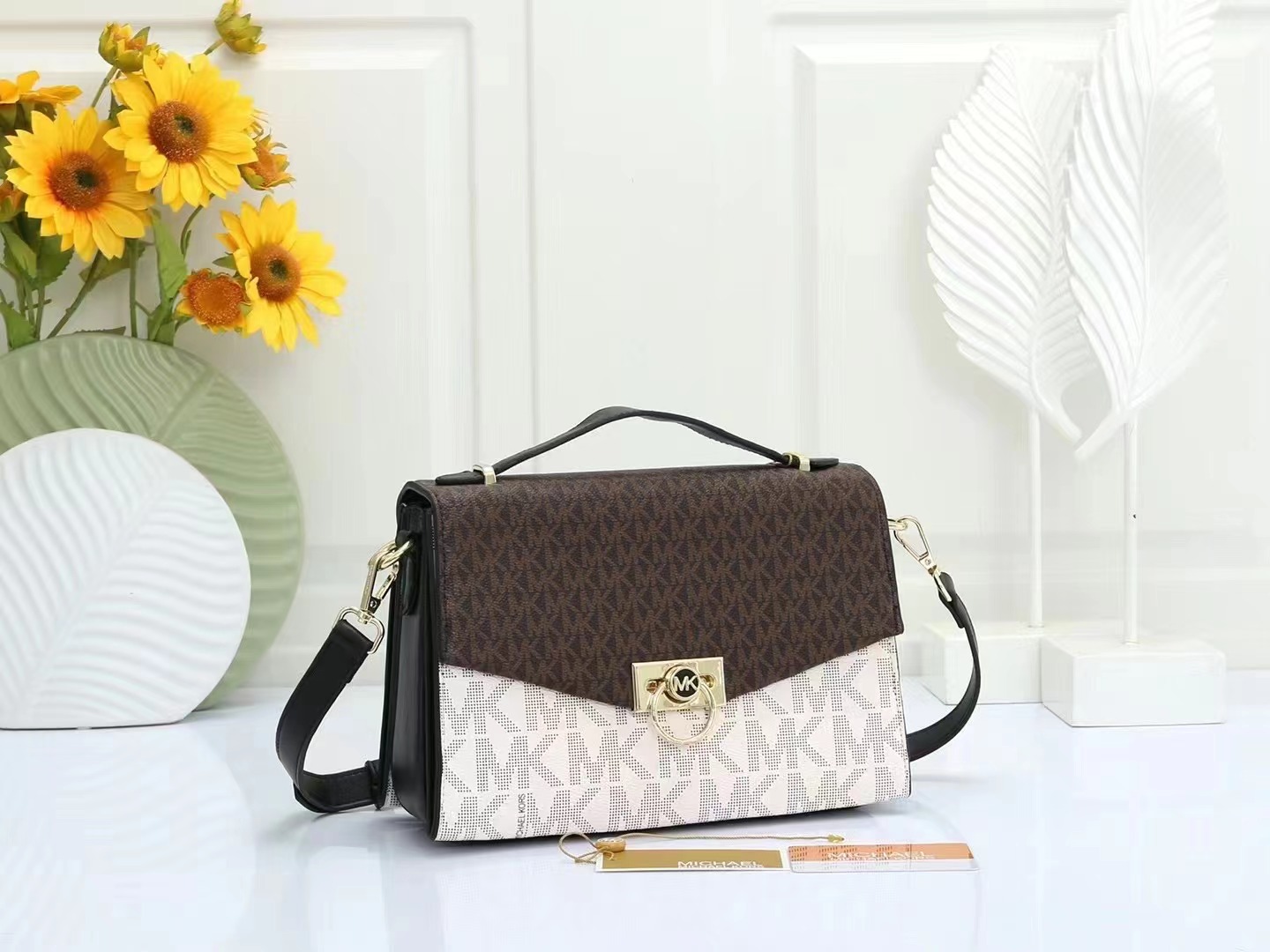 [Factory Direct Sales🔥🔥🔥] 2023 Latest MICHAEL KORS Women’s Gold Buckle Flap Envelope Shoulder Crossbody Bag - Middle East Sale💥💥💥