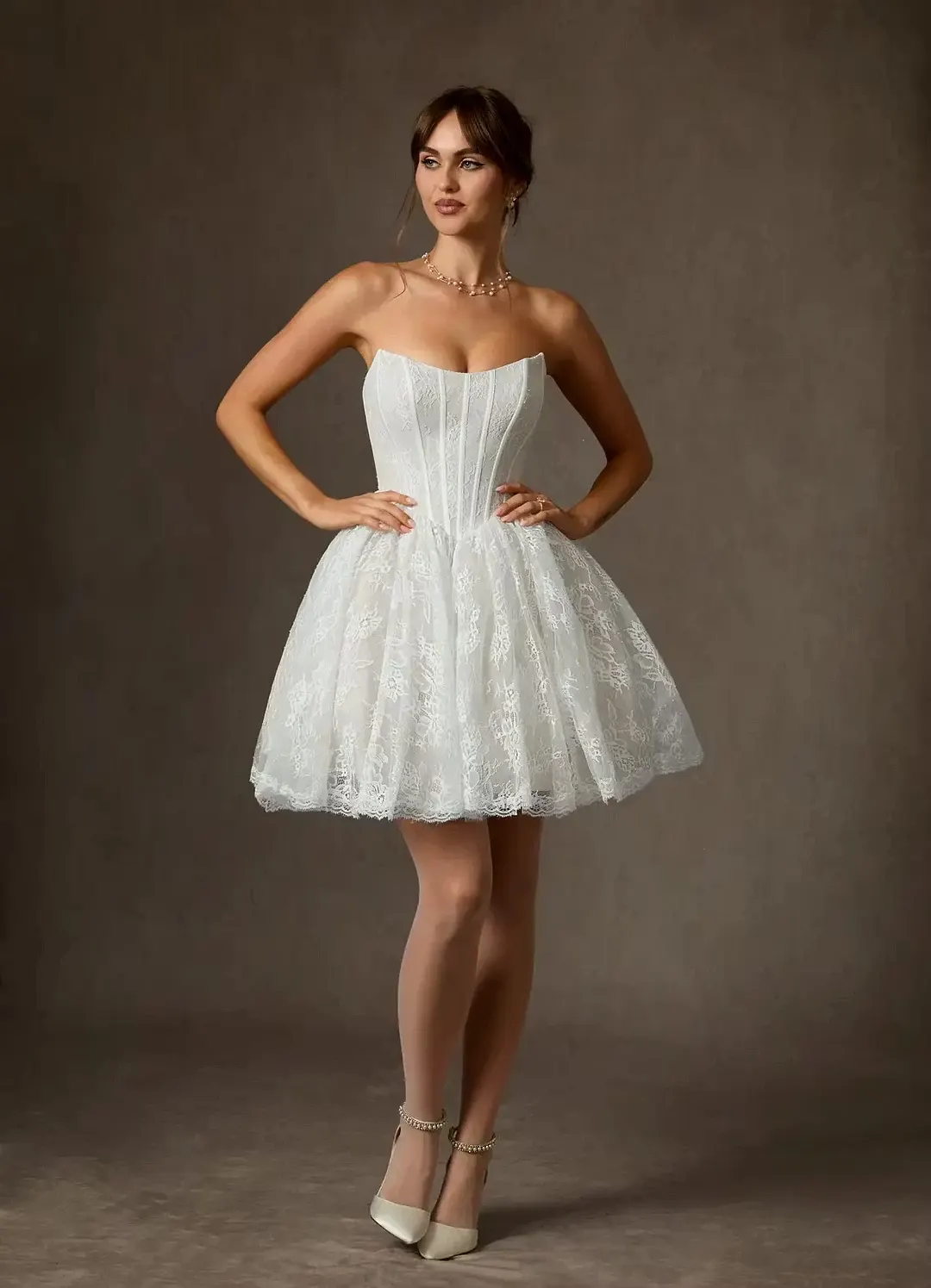 Lace V-Neck Strapless Sleeveless High-Waisted Short A-Line Pleated Homecoming Dress | ZJ0110 Wellcucu