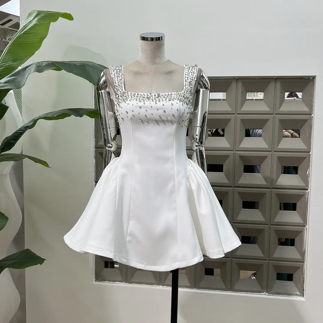 Brownm British Spring Fashion White Rich Beauty Light Luxury Strap Hand Nail Drill Collar Small Dress Waist