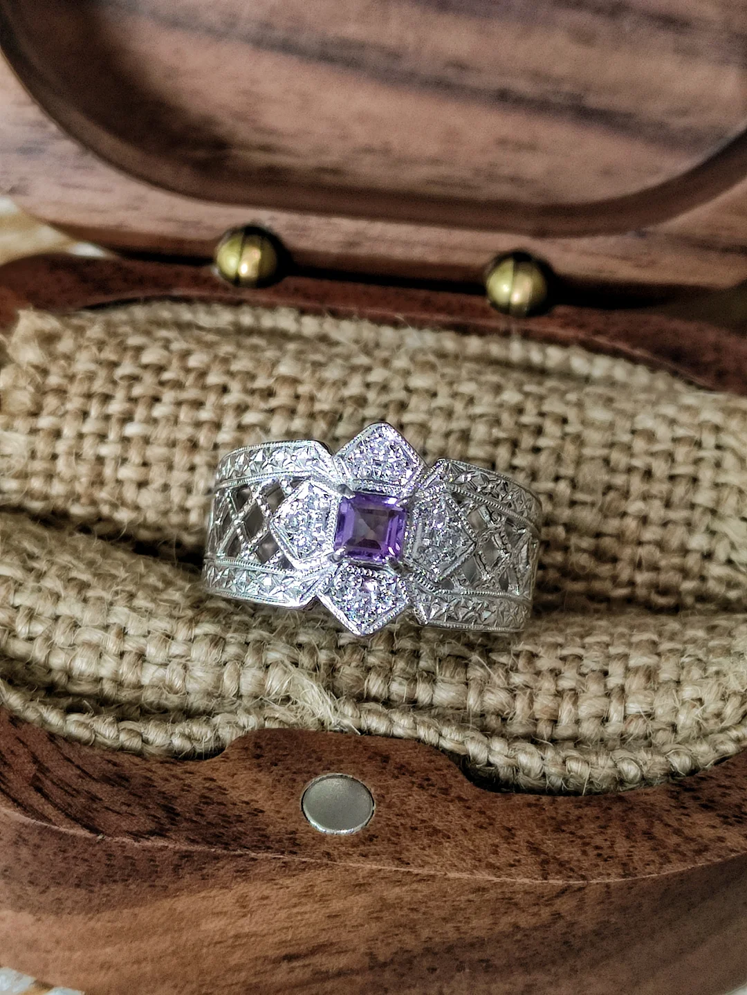 S467 钻石紫水晶铂金镂空戒指Pt900，钻石0.06ct，7.8g，13.5/52.5码【精致复古，原主石损坏，换了紫水晶，低于金石成本价，福利款】