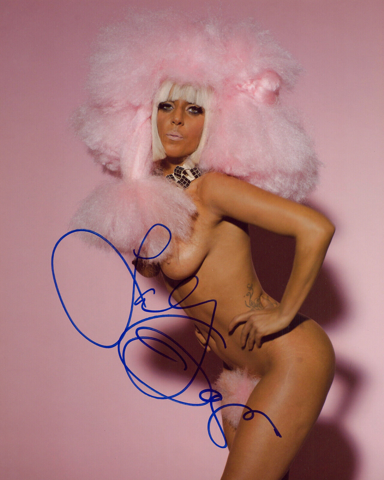 LADY GAGA Signed Photo Poster paintinggraph - Pop Musician / Singer / Vocalist - preprint