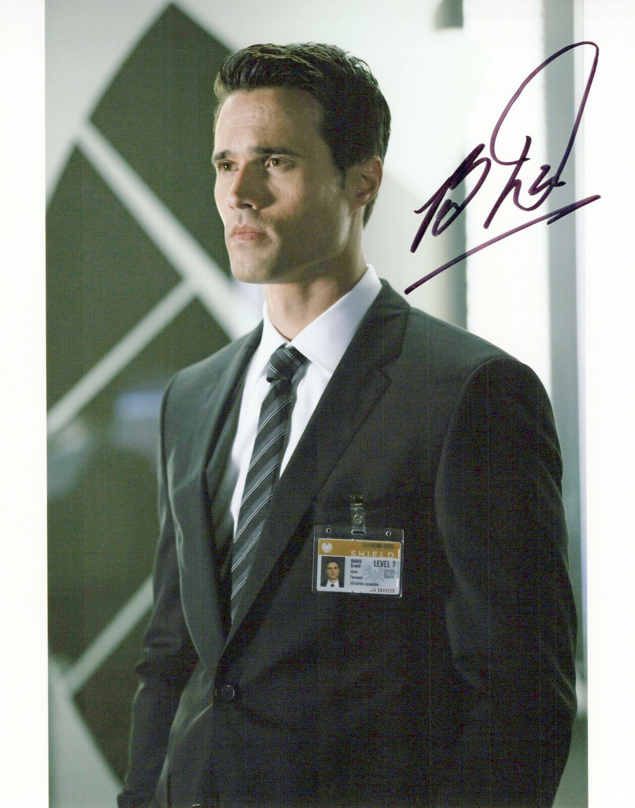 Brett Dalton Agents Of Shield autographed Photo Poster painting signed 8x10 #3 Grant Ward