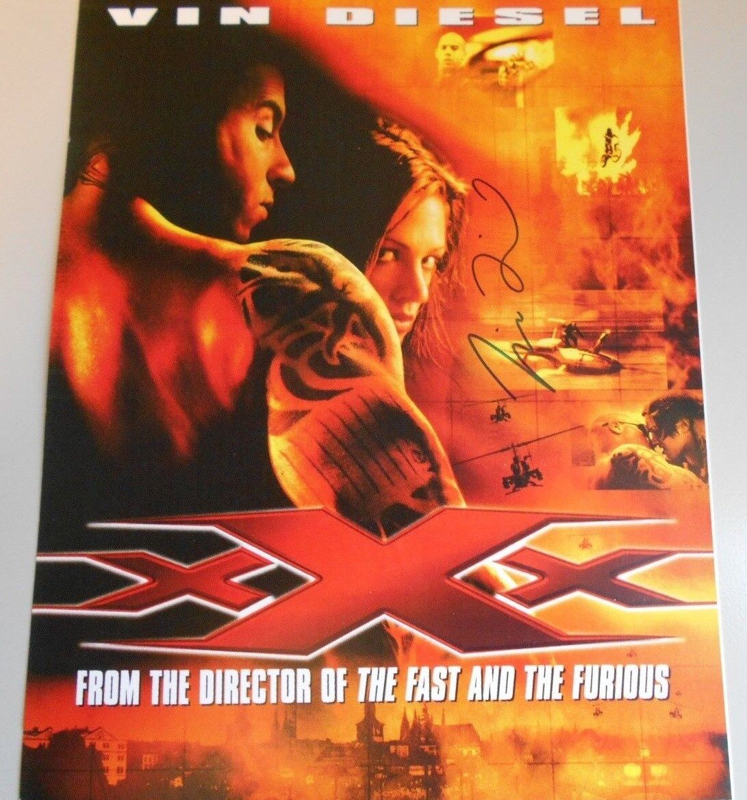 VIN DIESEL HAND SIGNED TRIPLE XXX * HIGH QUALITY 8X10 Photo Poster painting