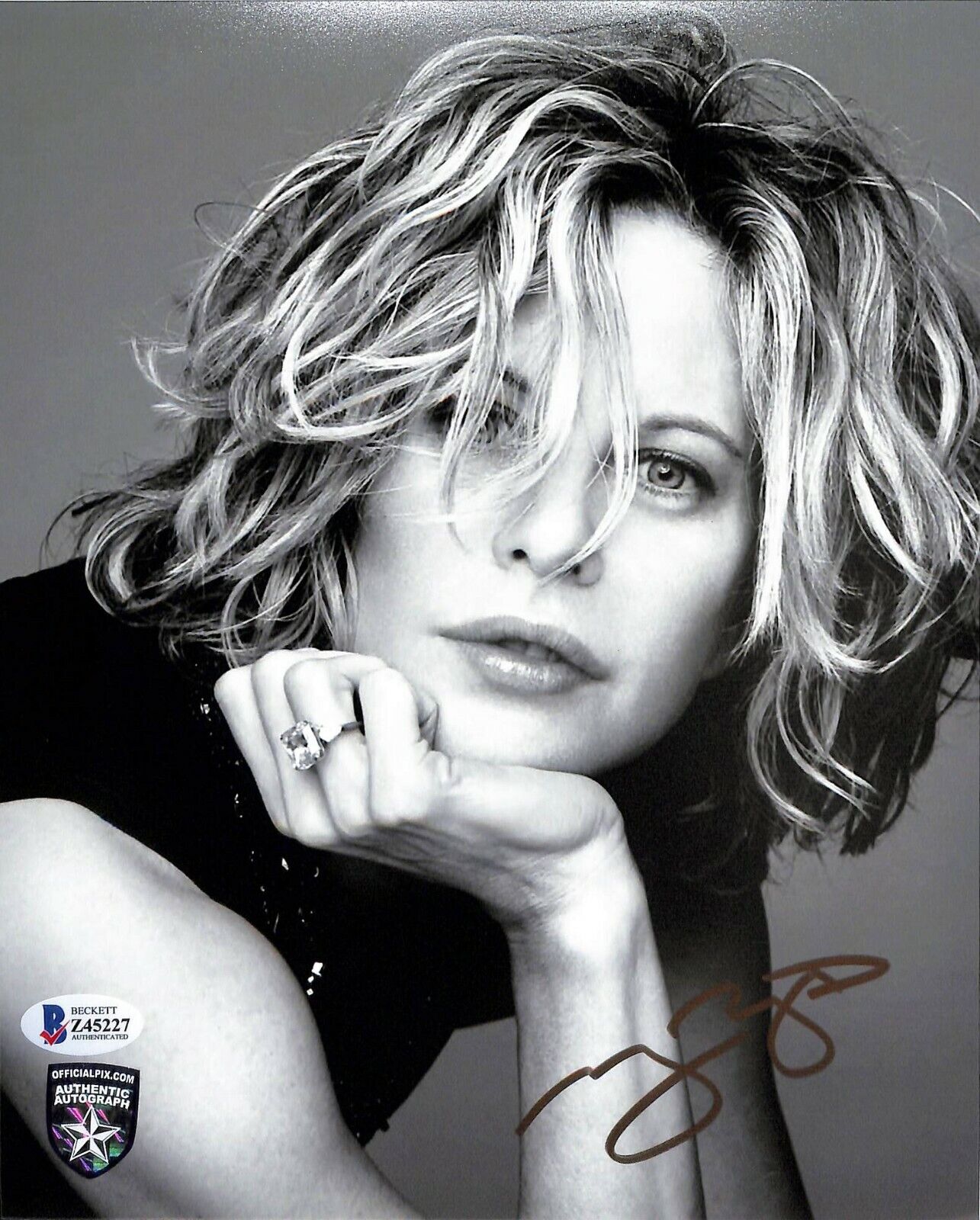 MEG RYAN Signed Autographed Sexy 8x10 Photo Poster painting Official Pix & Beckett BAS #Z45227